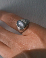 HORUS ring with grey moonstone